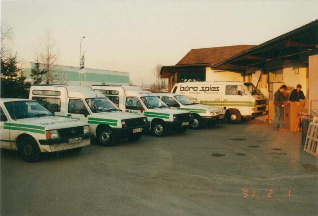 Historisches Bild von der ehemaligen Hofeinfahrt