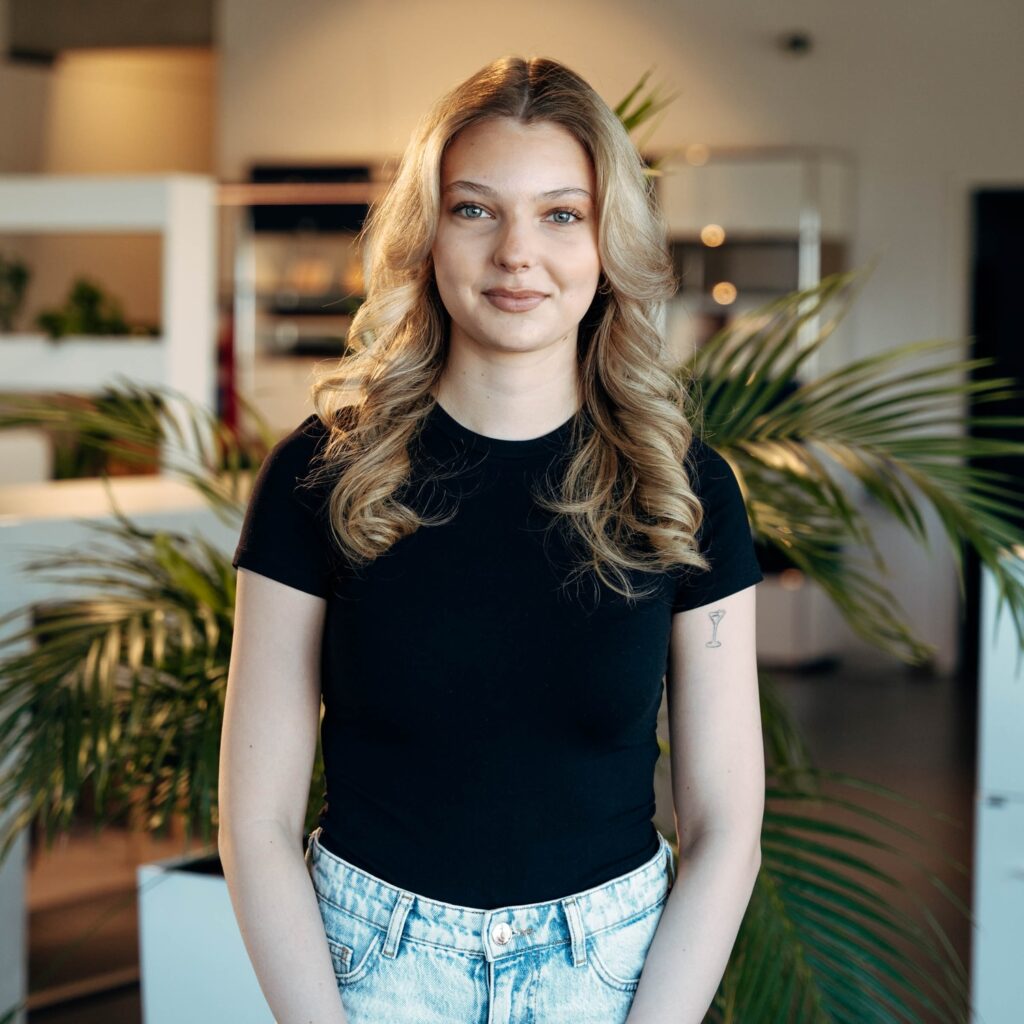 Portrait von Lara